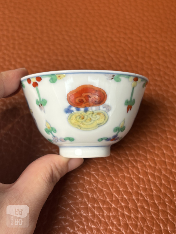 清雍正 斗彩灵芝纹杯一对（带老盒） - 图3